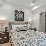 Holiday home Scovel Row Retreat-rooftop Views Near Broadway Nashville