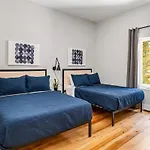Side-by-side Homes With Hot Tubs - Sleeps Over 20 Guests *