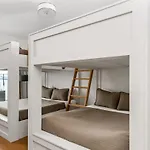 Side-by-side Homes With Hot Tubs - Sleeps Over 20 Guests Holiday home Nashville