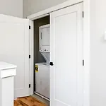 Spacious Nash For 12 Guests With Rooftop Views And Hot Tub *