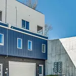 Spacious Nash Home For 12 Guests With Rooftop Views And Hot Tub