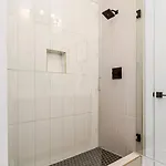 Spacious Nash For 12 Guests With Rooftop Views And Hot Tub * Nashville