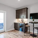 3 Side By Side Nash Homes - Close To Honky Tonks Holiday home Nashville