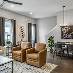 Stylish - Rooftop Deck - Hot Tub Nashville