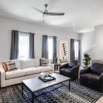 Holiday home Side By Side Nash Homes - Relaxing Rooftop Patios *