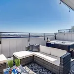 Rooftop Views - Hot Tub - Near Honky Tonks & Bars *