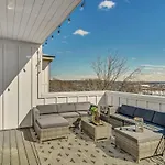 Brand New Side By Side Homes - Sleeps 24 Guests *