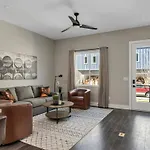 Brand New Side By Side Homes - Sleeps 24 Guests