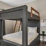 Gorgeous New Nash - Rooftop Views - Hot Tub