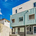 Gorgeous New Nash - Rooftop Views - Hot Tub Holiday home Nashville