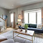 Private Rooftop Oasis - 2 Homes Holiday home *