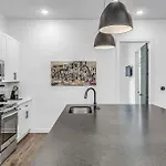 Highland Station - Private Rooftop - Sleeps 14