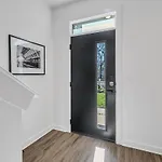 Highland Station - Private Rooftop - Sleeps 14