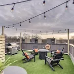Holiday home Cozy House - Great Rooftop - Walks To Bars *