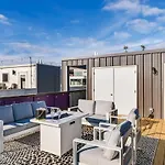 Side By Side Era - Hot Tubs - Rooftop Views *