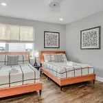 Cowgirl's Hideaway-rooftop Patio- 2 Mi To Broadway Holiday home Nashville