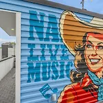Holiday home Cowgirl's Hideaway-rooftop Patio- 2 Mi To Broadway Nashville