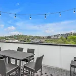 Cowgirl's Hideaway-rooftop Patio- 2 Mi To Broadway Holiday home