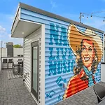 Holiday home Cowgirl's Hideaway-rooftop Patio- 2 Mi To Broadway Nashville
