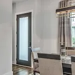 Cowgirl's Hideaway-rooftop Patio- 2 Mi To Broadway Holiday home