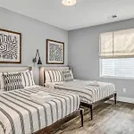 Cowgirl's Hideaway-rooftop Patio- 2 Mi To Broadway Holiday home