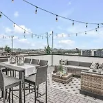 Cowgirl's Hideaway-rooftop Patio- 2 Mi To Broadway Holiday home