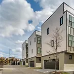 Beautiful Nashville Home - Broadway Escape