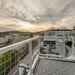 Holiday home Spectacular Double Rooftop 7 Mins To Broadway *
