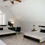 Holiday home Sprawling Sylvan Park Estate *