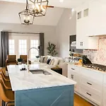 Holiday home Sprawling Sylvan Park Estate *