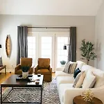 Sprawling Sylvan Park Estate Holiday home