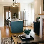 Sprawling Sylvan Park Estate Holiday home *