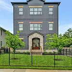 Sprawling Estate - Sleeps 16 Holiday home *