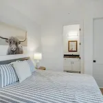 Sprawling Estate - Sleeps 16 Holiday home *
