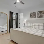 Sprawling Estate - Sleeps 16 Holiday home *