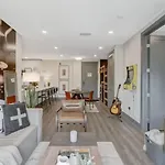 6 Min To Broadway - Gym Rooftop Sleeps 8