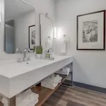 Holiday home 6 Min To Broadway - Gym Rooftop Sleeps 8