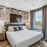6 Min To Broadway - Gym Rooftop Sleeps 8 Holiday home *