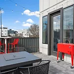 Stunning Private Rooftop Sunset Views Holiday home