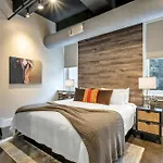 Modern 6br By Maddox Apartment *