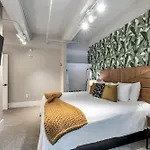 Apartment Hangover Easy 6br By Maddox *