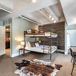 Nashville Honky Tonk Suite 6 Bedroom By Maddox Hotel
