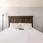 The Little Blue Haus - Two Miles To Broadway Holiday home Nashville