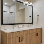 4 Units 16 Guests New 12 South Rooftop Courtyard The Gilmore Holiday home Nashville