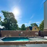 Holiday home The Sound Wave On Music Row Close To Broadway W Pool *