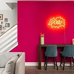 Large Marvel Themed 14Ppl Spacious Townhome