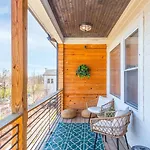 Nashvegas Theme Large Holiday home *