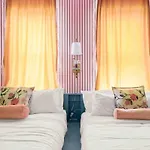 Large Full - 10 Min Broadway 16ppl 10 Beds *