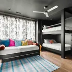 Large Full - 10 Min Broadway 16ppl 10 Beds Holiday home
