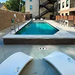 Let Er Buck On Music Row, Mins To Broadway With Pool, Gym, Balcony Holiday home *